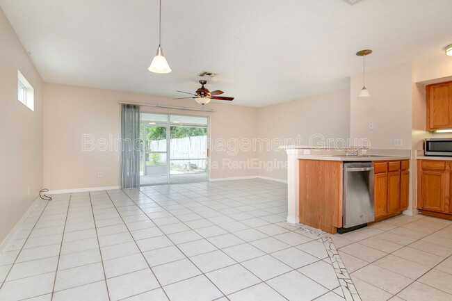 Foto del edificio - 2909 E Central Blvd