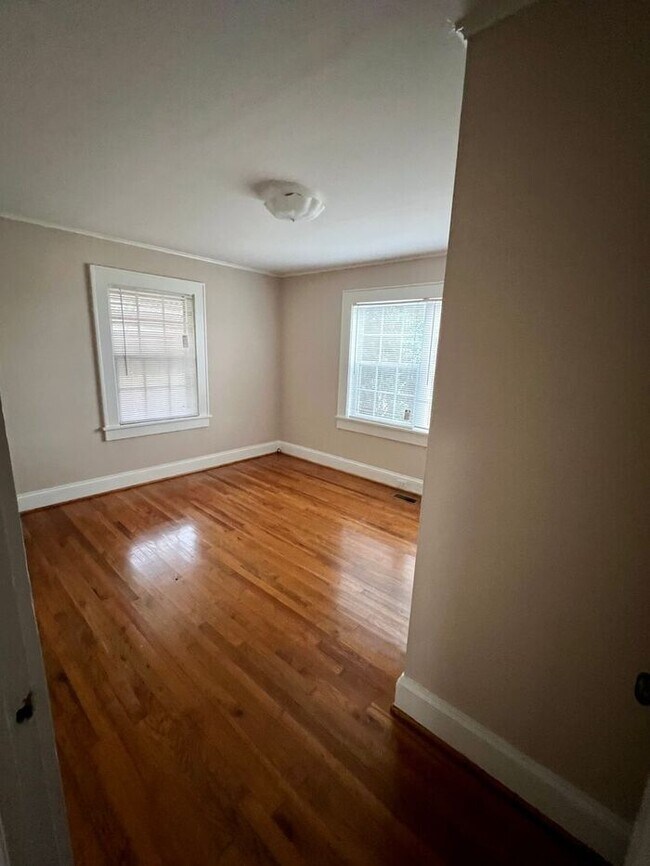 Foto del edificio - House: 3175 W Innes Street, $1050 2bedroom...