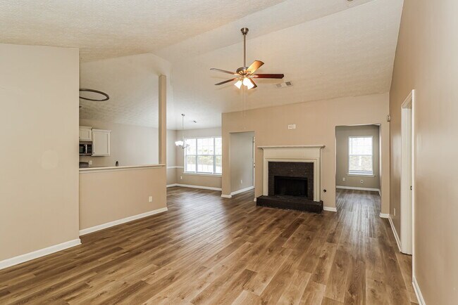 Foto del edificio - 1825 Courtyard Ln