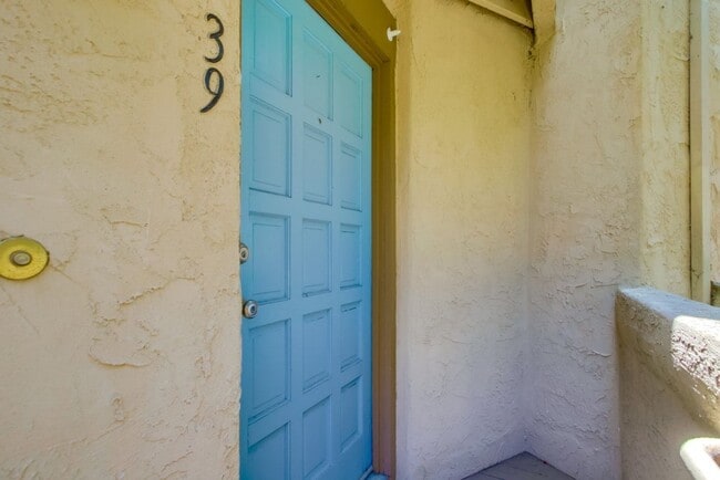 Building Photo - 3268 Via Marin