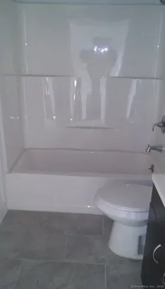 Primary Photo - 2336 Main St