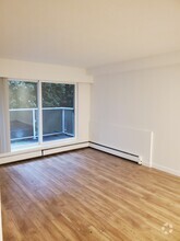 Building Photo - 1480-1480 Boundary Crescent