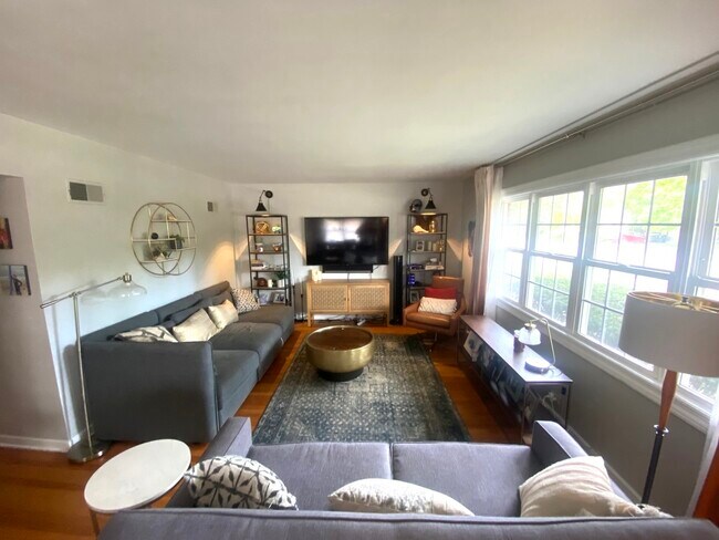 Foto del edificio - 9220 Oak Park Ave