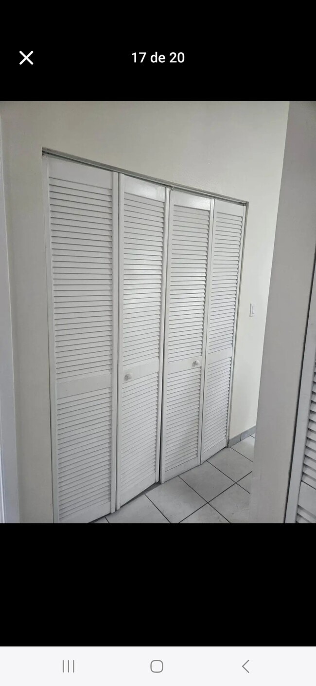 Foto del edificio - 2686 W 74th St