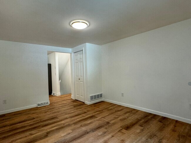 Foto del edificio - 223 Evergreen Ave