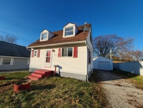Building Photo - 306 E Vernon Ave