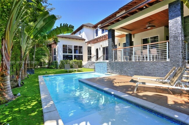 Building Photo - 573 Warren Ln