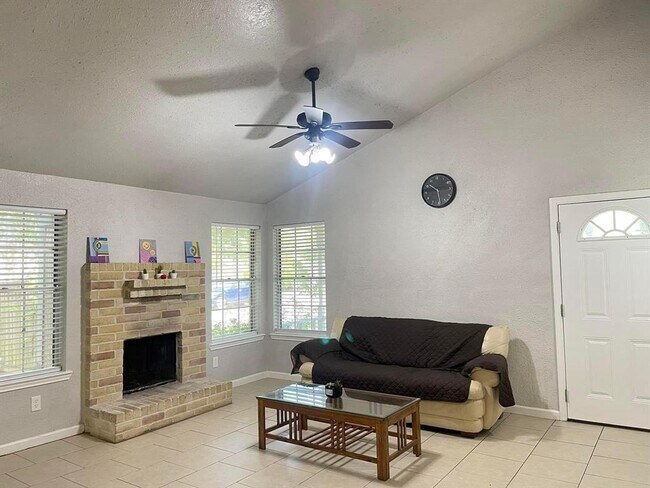 Foto del edificio - 14227 Clear Forest Dr