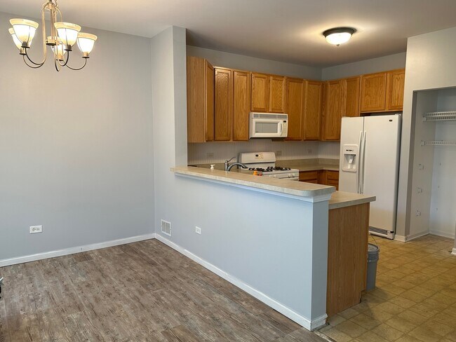 Building Photo - 464 Litchfield Dr