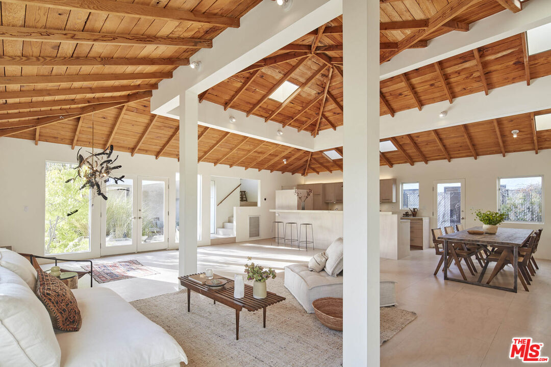 Foto principal - 703 Palms Blvd