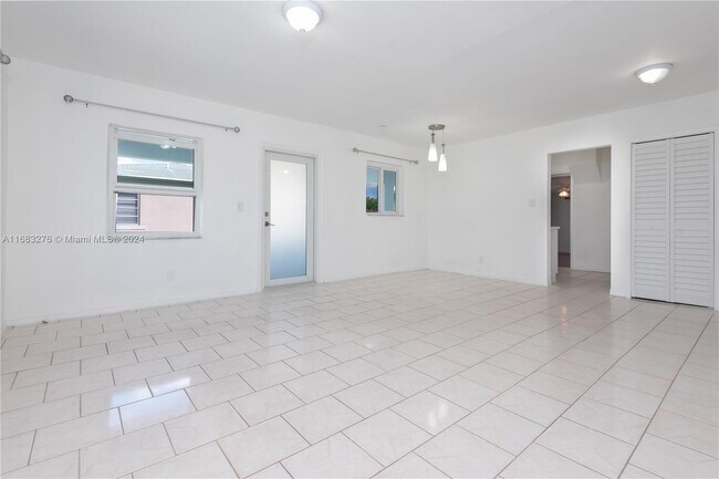 Foto del edificio - 141 NW 43rd Pl