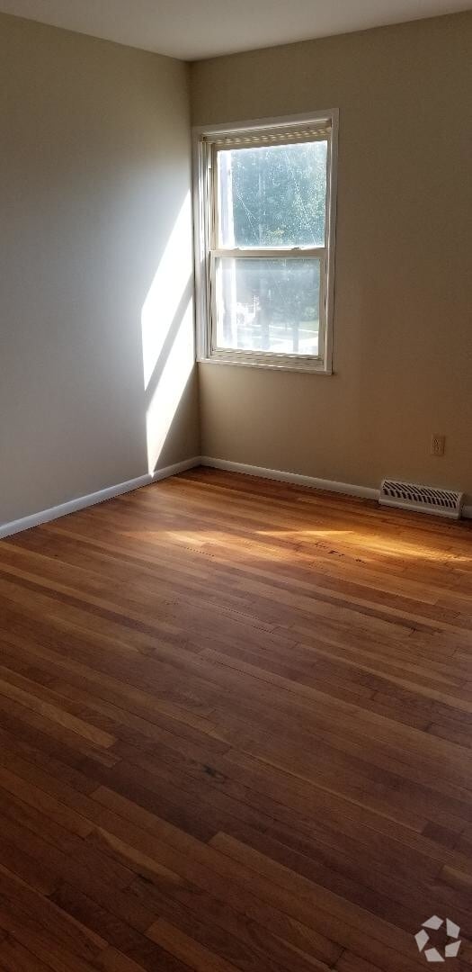 Apartments for Rent in Croton OH with Hardwood Floors 2 Rentals