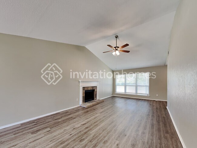 Building Photo - 4609 Southlook Dr