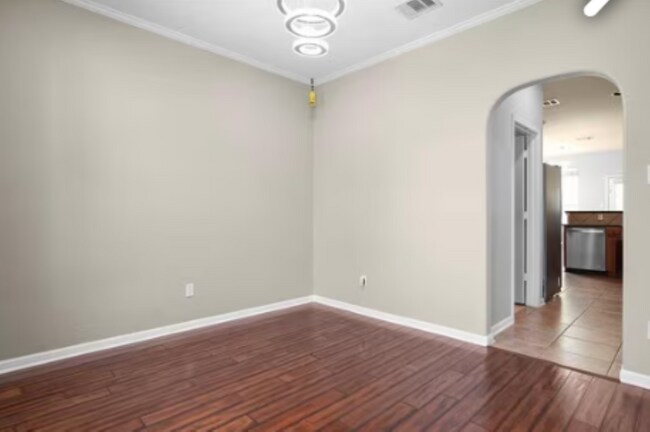 Building Photo - Stunning & Elegant Home in Forest Creek with Spacious Living & Prime Location