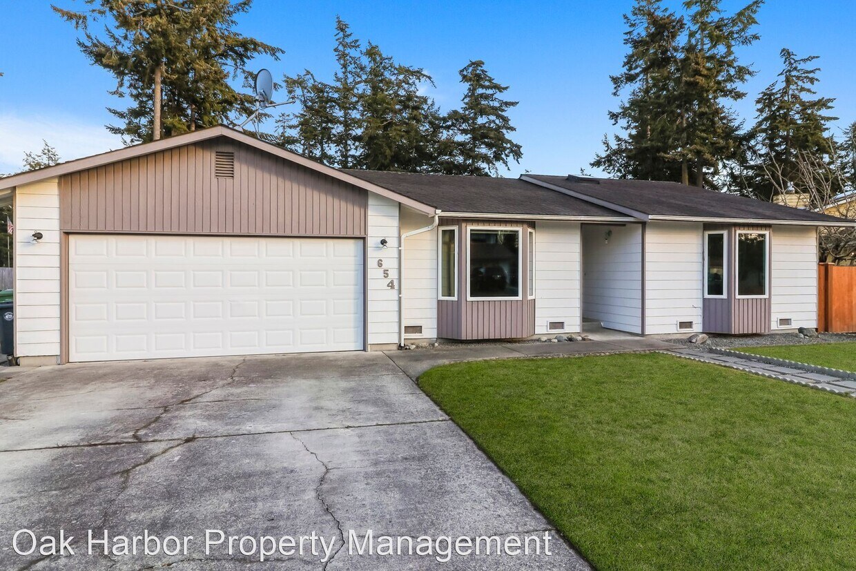 3 br, 2 bath House 654 Nw Ensign Dr House Rental in Oak Harbor, WA