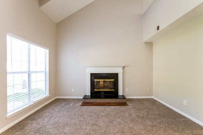 Foto del edificio - 10115 Northwoods Forest Dr