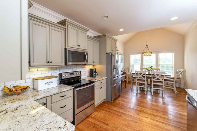 Building Photo - 8036 Wolftever Dr