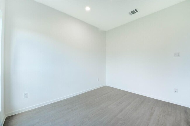Building Photo - 2419 Indian Jade Ln