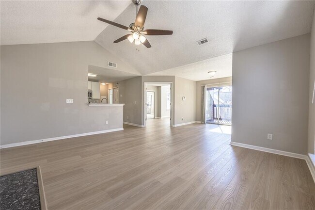 Building Photo - 1107 Sandy Ln Dr