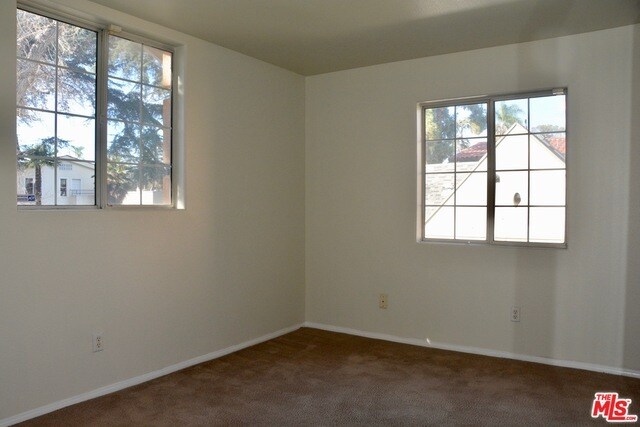 Building Photo - 548 N Windsor Blvd