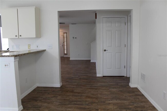 Foto del edificio - 1750 Horsechestnut Ct