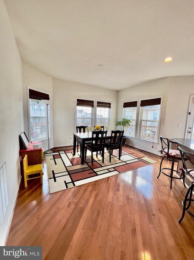 Foto del edificio - 22583 Highcroft Terrace
