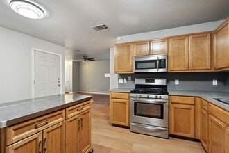 Building Photo - 2907 Kestrel Dr