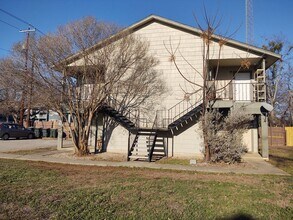 Building Photo - 1644 Post Rd