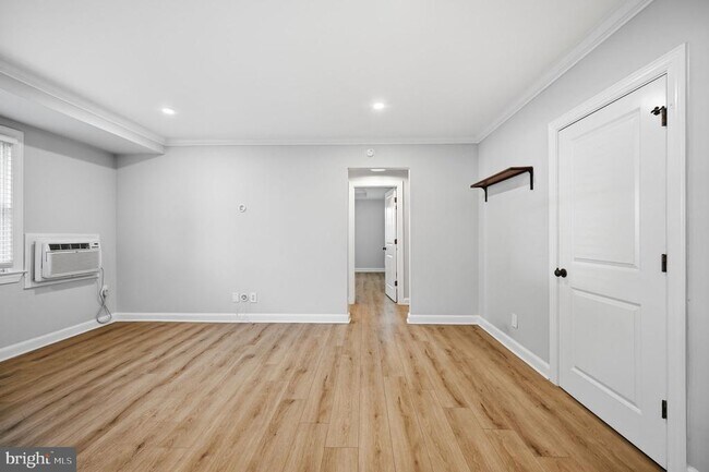 Foto del edificio - 906 S Washington St