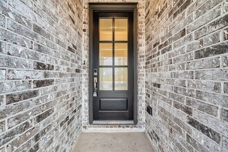 Building Photo - 3238 Kindred Wy