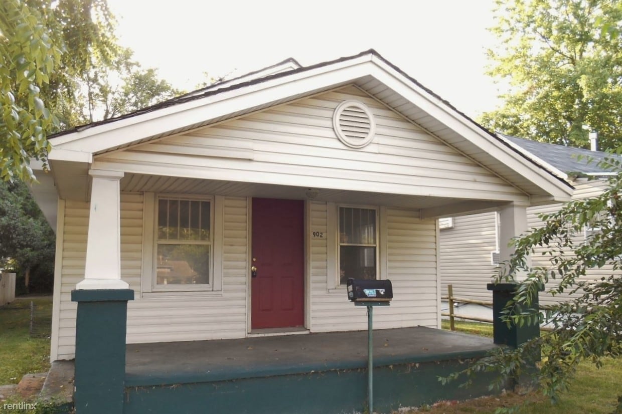 Primary Photo - 3 br, 1 bath House - 902 N Kansas Expy