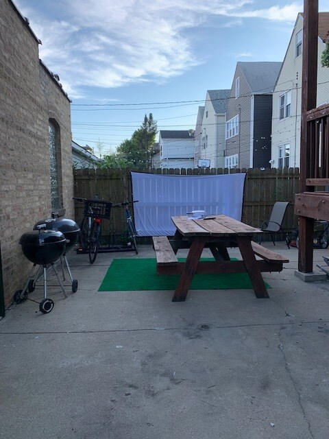 Patio trasero - 2937 N Dawson Ave