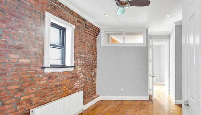 Foto del edificio - 345 E 5th St