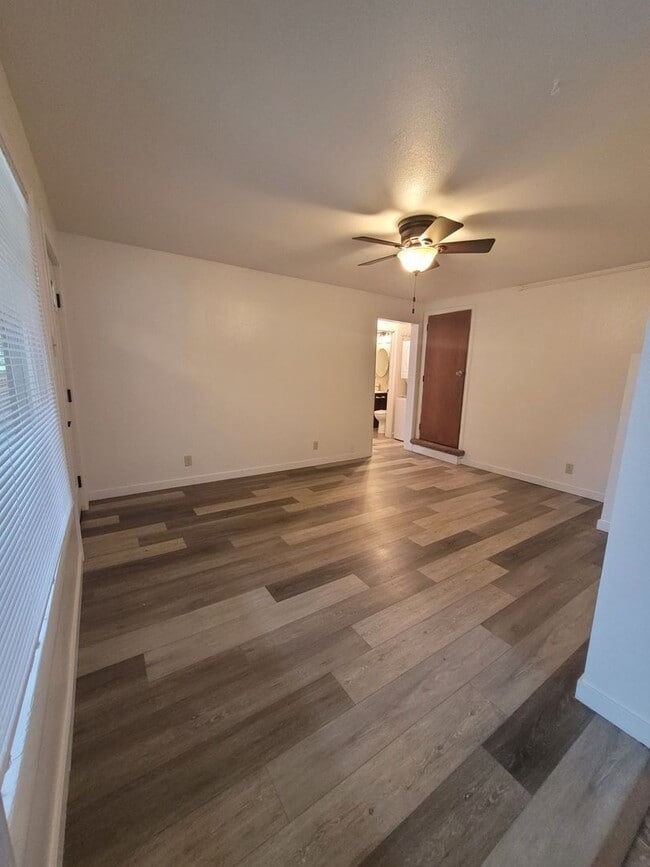 Foto del edificio - 1131 W 8th Ave