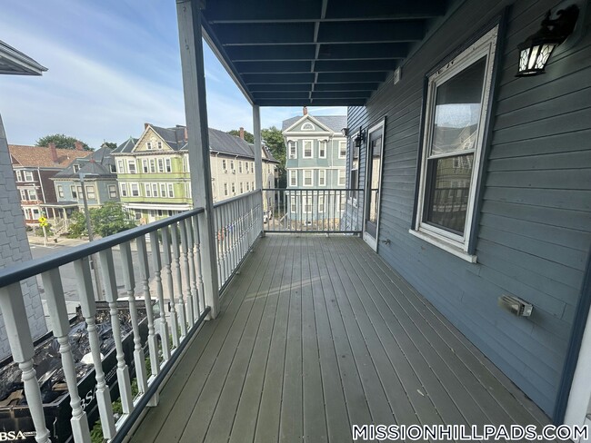 Foto del edificio - 81 Hillside St