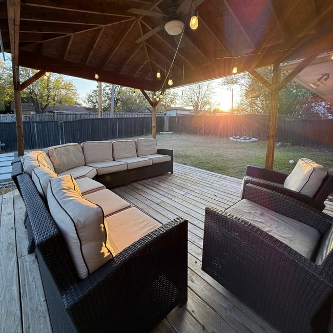 Building Photo - 1208 Noble Ave