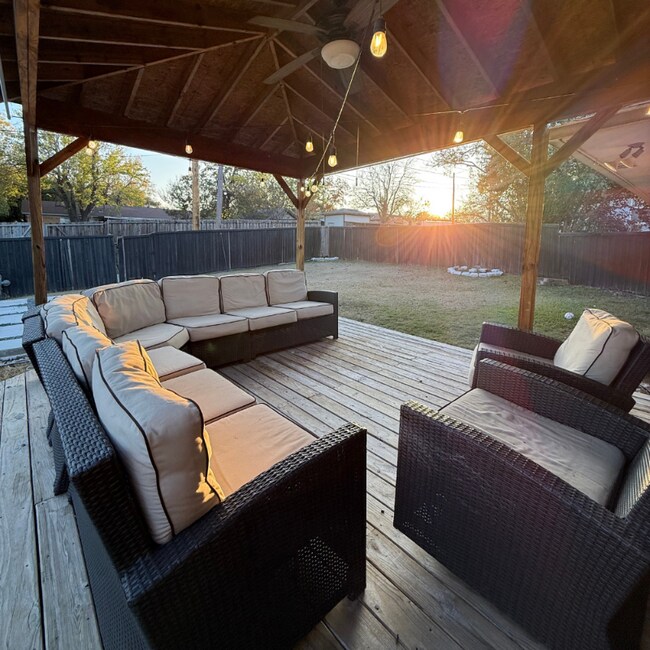 Foto del edificio - 1208 Noble Ave