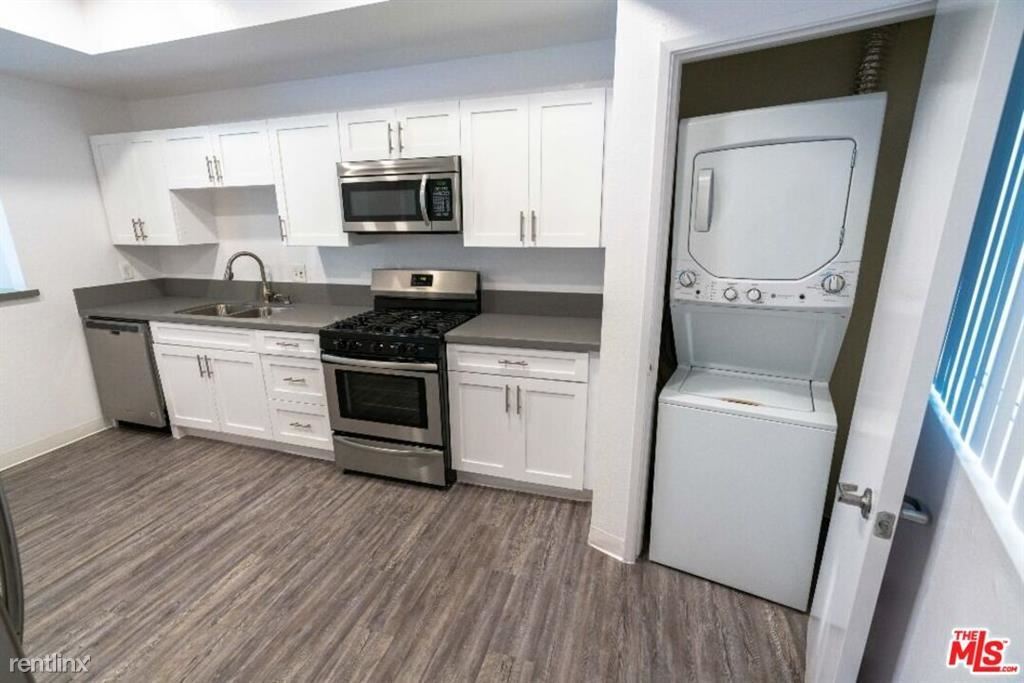Foto principal - 2 br, 2 bath Condo - 16070 W Sunset Blvd A...