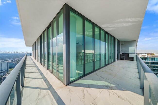 Foto del edificio - 480 NE 31st St