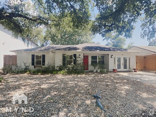 Building Photo - 6907 Schiller St