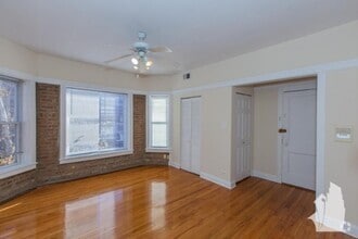 Building Photo - 859 W Cornelia Ave