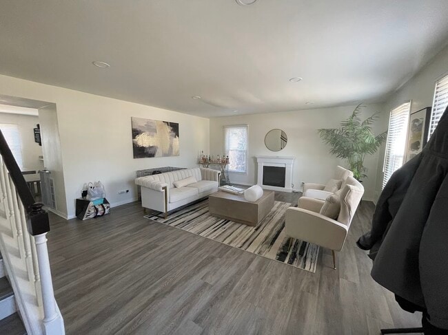 Building Photo - 1527 W Richmond St