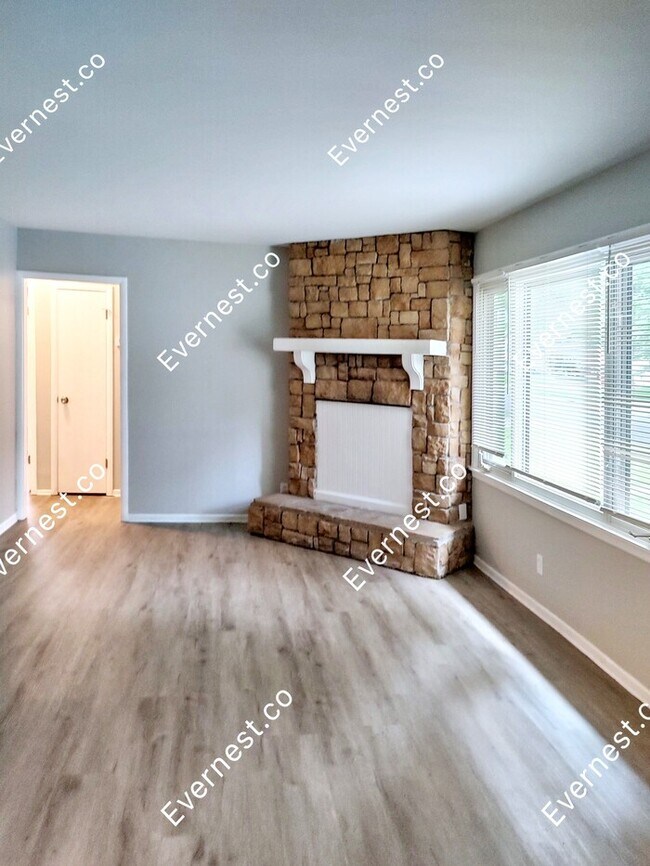 Foto del edificio - 13617 Craig Ave