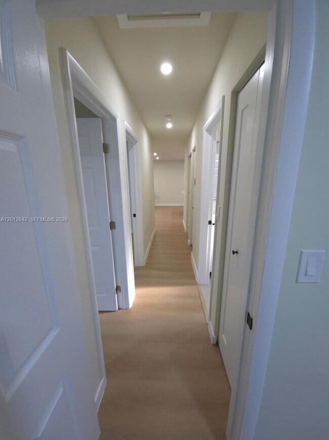 Foto del edificio - 720 NW 33rd Terrace