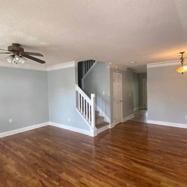 Building Photo - Pristine 2Br 2.5Ba in Persimmon Hill