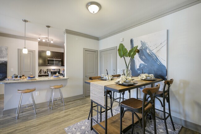Foto del edificio - 4 Weeks Rent-Free – Move In Today!