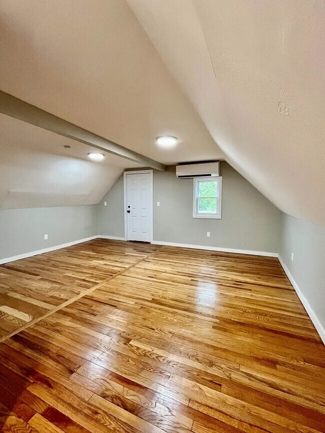 35 Dana St Unit 3, West Haven, CT 06516 Apartments in West Haven, CT