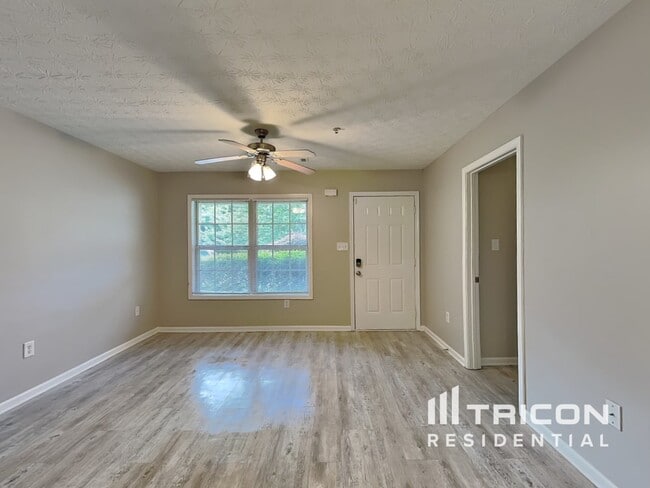 Building Photo - 1038 Wedgewood Ct NE