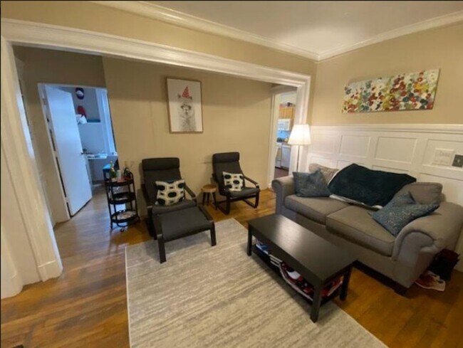 Foto del edificio - Charming 3 Bedroom-No Broker Fee