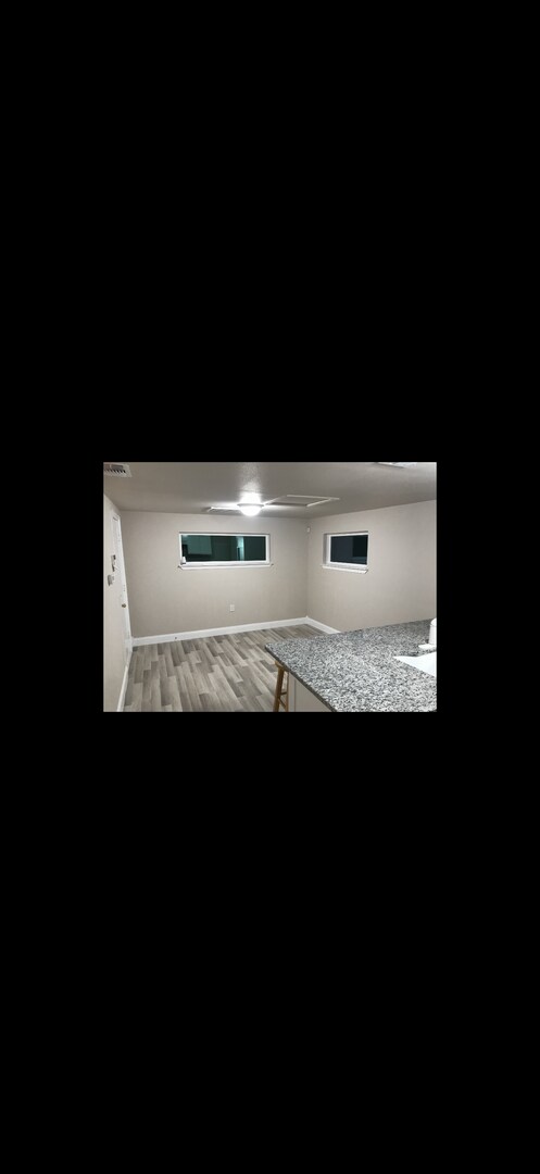 Foto del edificio - Purington5317